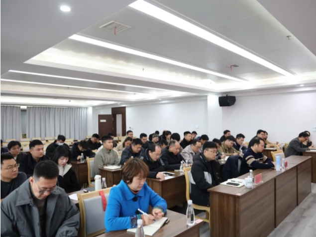 市城投集團(tuán)召開(kāi)違規(guī)套取資金問(wèn)題專(zhuān)項(xiàng)整治暨國(guó)有、集體資產(chǎn)違規(guī)轉(zhuǎn)租問(wèn)題專(zhuān)項(xiàng)治理工作推進(jìn)會(huì)